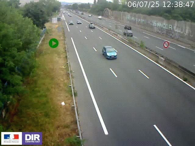 Webcam à Bron sur l'A43 à la jonction avec le boulevard périphérique de Lyon (D383). Vue orientée vers Lyon