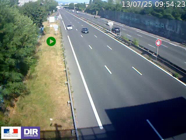 Webcam à Bron sur l'A43 à la jonction avec le boulevard périphérique de Lyon (D383). Vue orientée vers Lyon