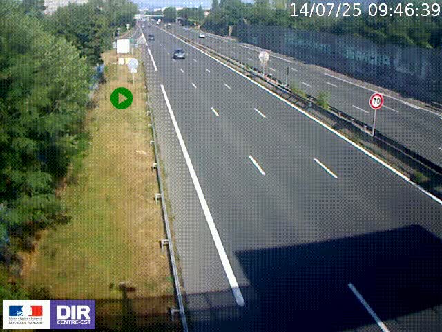 Webcam à Bron sur l'A43 à la jonction avec le boulevard périphérique de Lyon (D383). Vue orientée vers Lyon