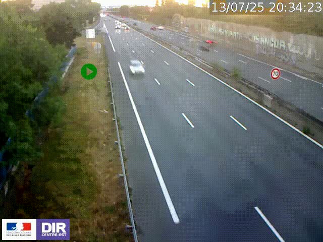 Webcam à Bron sur l'A43 à la jonction avec le boulevard périphérique de Lyon (D383). Vue orientée vers Lyon