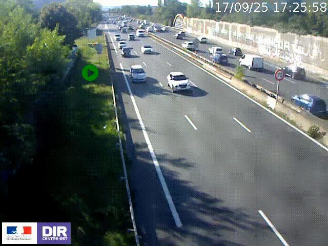 Webcam à Bron sur l'A43 à la jonction avec le boulevard périphérique de Lyon (D383). Vue orientée vers Lyon