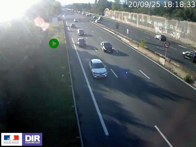 Webcam à Bron sur l'A43 à la jonction avec le boulevard périphérique de Lyon (D383). Vue orientée vers Lyon