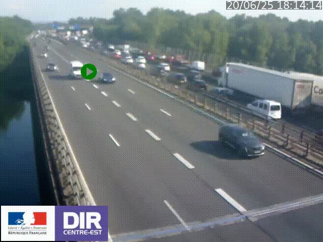 Caméra trafic à la jonction entre l'A46 (Rocade-est de Lyon) et l'A42 à hauteur de Vault-en-Velin en direction de Marseille