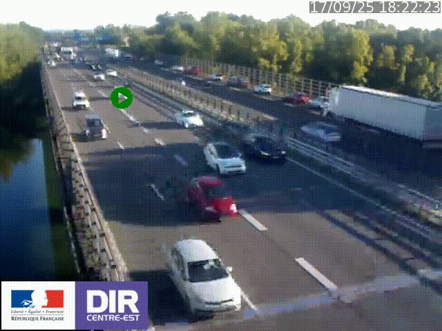 Caméra trafic à la jonction entre l'A46 (Rocade-est de Lyon) et l'A42 à hauteur de Vault-en-Velin en direction de Marseille