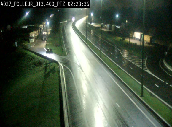 Webcam A27/E42 avec vue sur le parking de l'aire de Polleur, après le Viaduc de Polleur à Theux. Vue orientée vers Liège