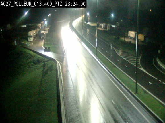 Webcam A27/E42 avec vue sur le parking de l'aire de Polleur, après le Viaduc de Polleur à Theux. Vue orientée vers Liège