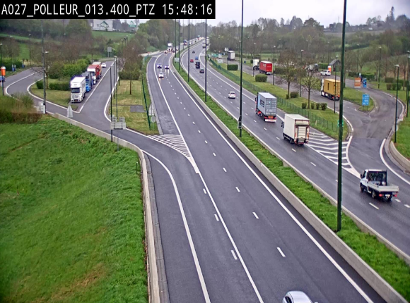 Webcam A27/E42 avec vue sur le parking de l'aire de Polleur, après le Viaduc de Polleur à Theux. Vue orientée vers Liège