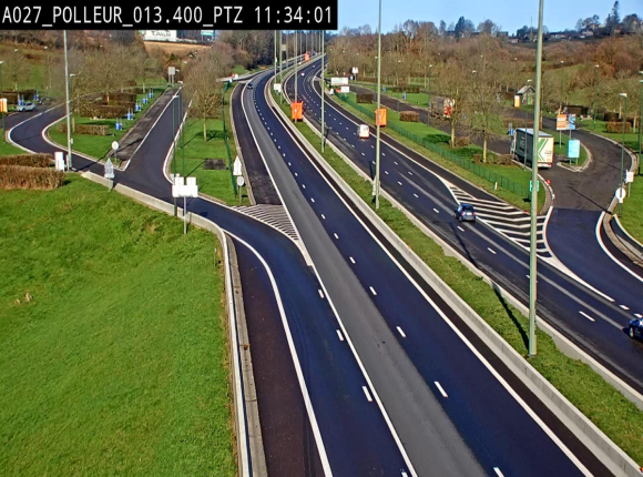 Webcam A27/E42 avec vue sur le parking de l'aire de Polleur, après le Viaduc de Polleur à Theux. Vue orientée vers Liège