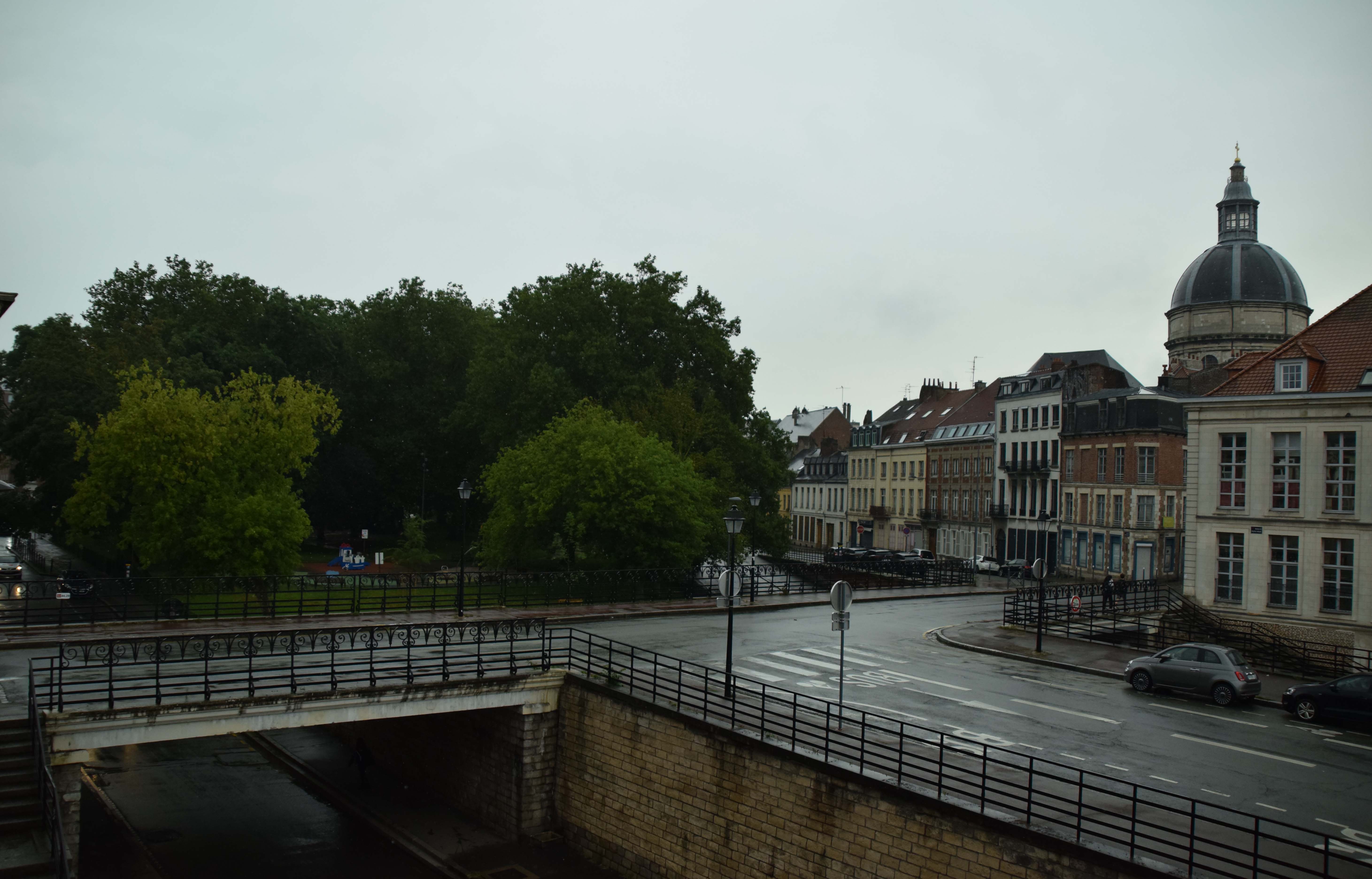 Webcam trafic à Lille, sur l'Avenue du Peuple Belge