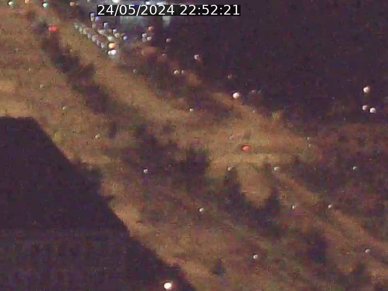 Webcam sur l'avenue John Fitzgerald Kennedy (N51) avec vue sur le Pont rouge (Pont Grande Duchesse Charlotte), l'arrêt Pfaffenthal et l'entrée du quartier Kirchberg