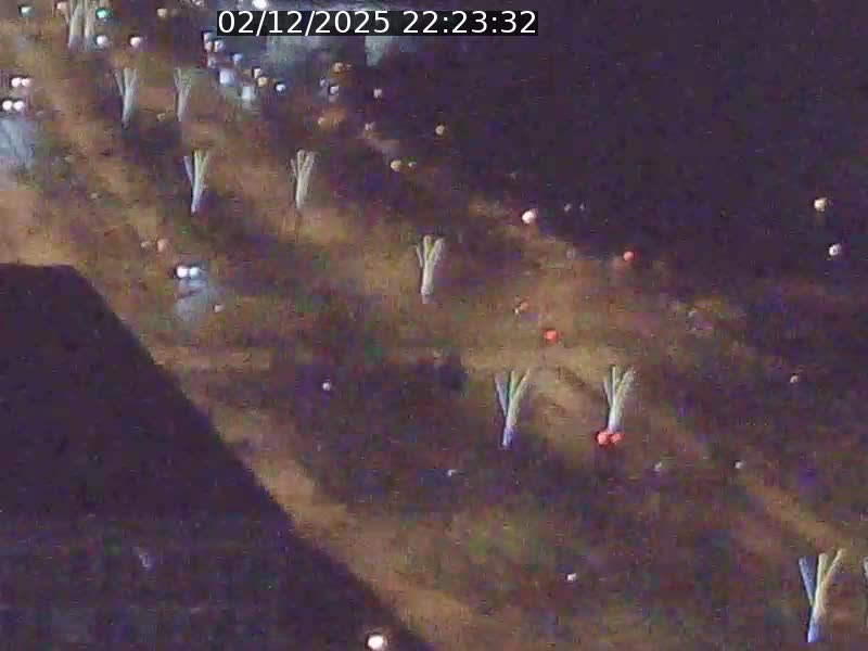 Webcam sur l'avenue John Fitzgerald Kennedy (N51) avec vue sur le Pont rouge (Pont Grande Duchesse Charlotte), l'arrêt Pfaffenthal et l'entrée du quartier Kirchberg