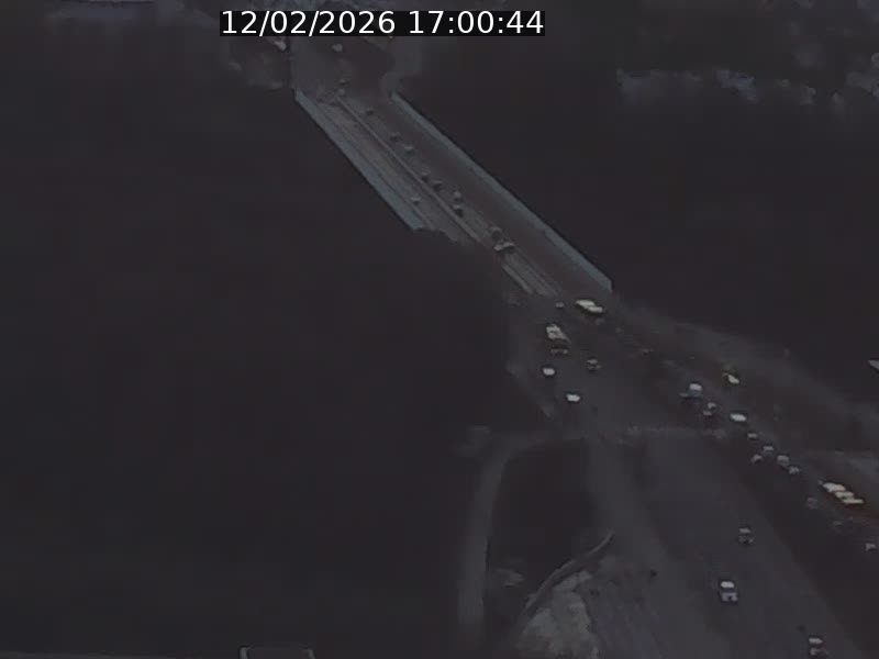 <h2>Webcam sur l'avenue John Fitzgerald Kennedy (N51) avec vue sur le Pont rouge (Pont Grande Duchesse Charlotte), l'arrêt Pfaffenthal et l'entrée du quartier Kirchberg</h2>