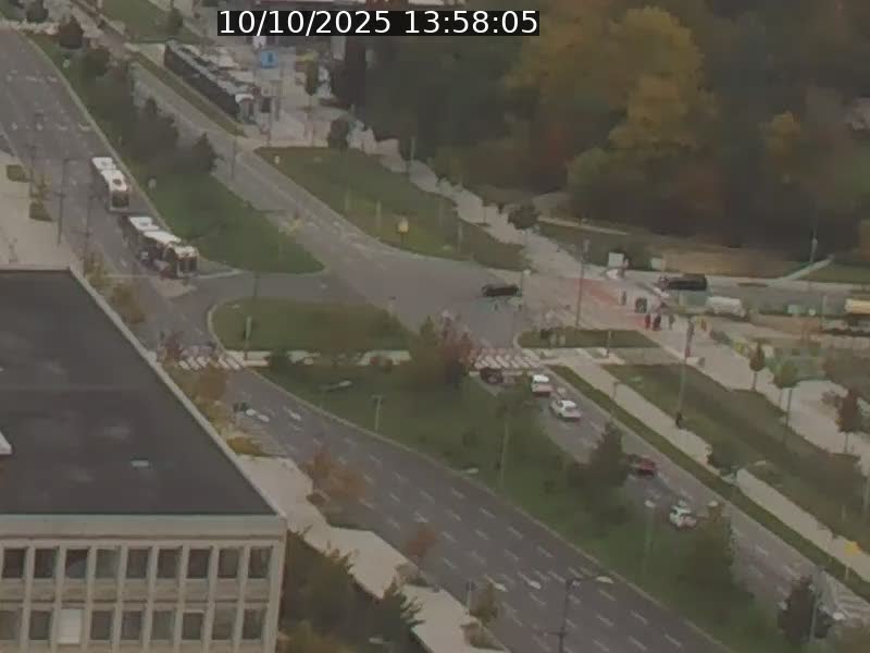 <h2>Webcam sur l'avenue John Fitzgerald Kennedy (N51) avec vue sur le Pont rouge (Pont Grande Duchesse Charlotte), l'arrêt Pfaffenthal et l'entrée du quartier Kirchberg</h2>