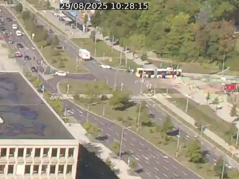 Webcam sur l'avenue John Fitzgerald Kennedy (N51) avec vue sur le Pont rouge (Pont Grande Duchesse Charlotte), l'arrêt Pfaffenthal et l'entrée du quartier Kirchberg
