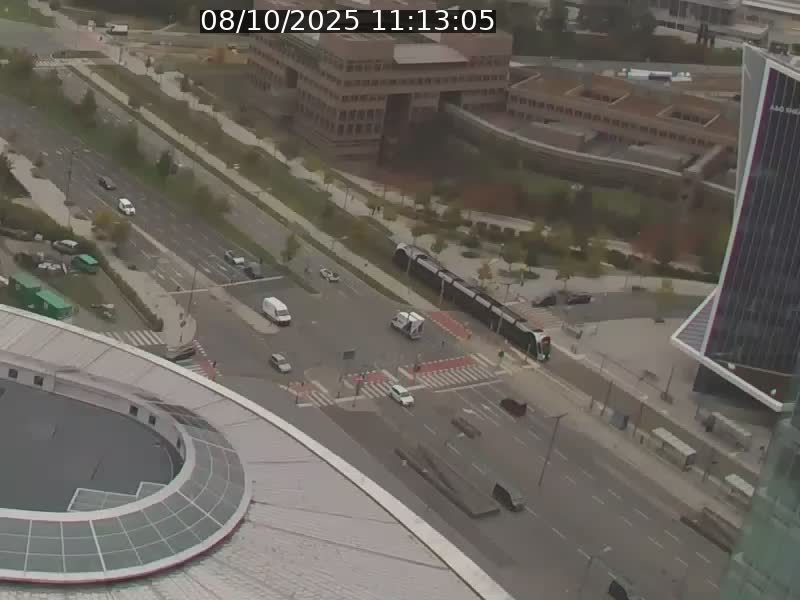 <h2>Webcam sur l'avenue John Fitzgerald Kennedy (N51) avec vue sur le Pont rouge (Pont Grande Duchesse Charlotte), l'arrêt Pfaffenthal et l'entrée du quartier Kirchberg</h2>