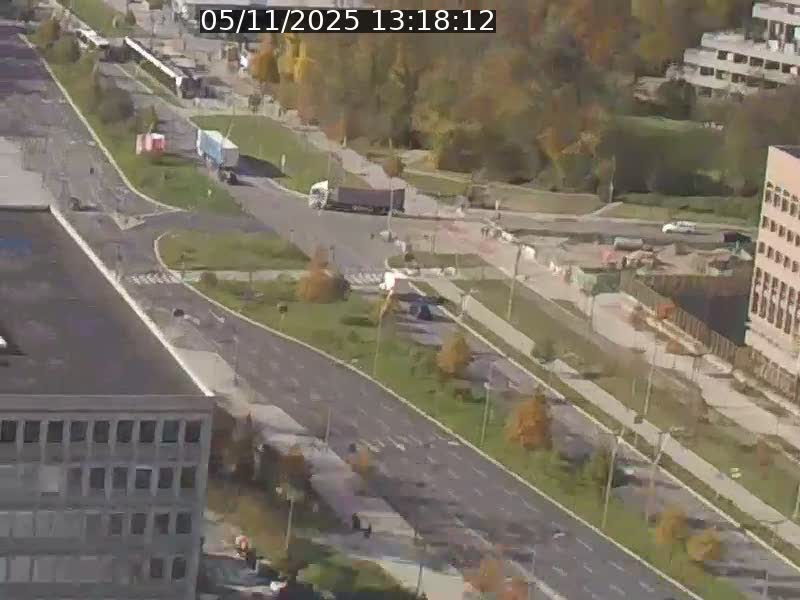 <h2>Webcam sur l'avenue John Fitzgerald Kennedy (N51) avec vue sur le Pont rouge (Pont Grande Duchesse Charlotte), l'arrêt Pfaffenthal et l'entrée du quartier Kirchberg</h2>