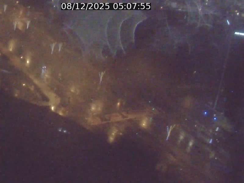 <h2>Webcam sur l'avenue John Fitzgerald Kennedy (N51) avec vue sur le Pont rouge (Pont Grande Duchesse Charlotte), l'arrêt Pfaffenthal et l'entrée du quartier Kirchberg</h2>