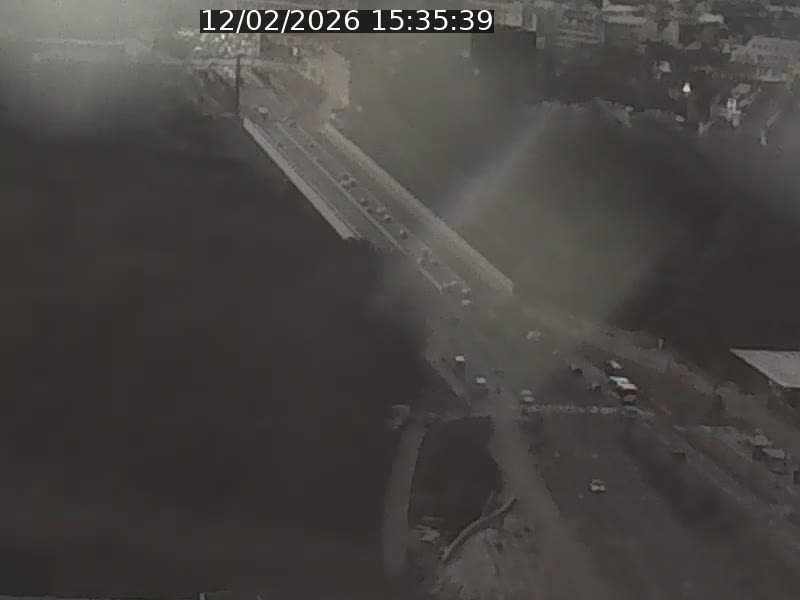 <h2>Webcam sur l'avenue John Fitzgerald Kennedy (N51) avec vue sur le Pont rouge (Pont Grande Duchesse Charlotte), l'arrêt Pfaffenthal et l'entrée du quartier Kirchberg</h2>