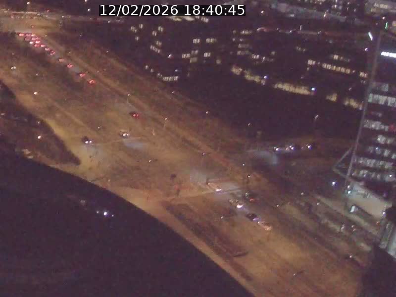 <h2>Webcam sur l'avenue John Fitzgerald Kennedy (N51) avec vue sur le Pont rouge (Pont Grande Duchesse Charlotte), l'arrêt Pfaffenthal et l'entrée du quartier Kirchberg</h2>