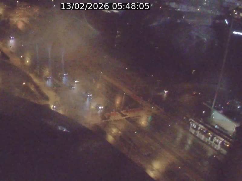 <h2>Webcam sur l'avenue John Fitzgerald Kennedy (N51) avec vue sur le Pont rouge (Pont Grande Duchesse Charlotte), l'arrêt Pfaffenthal et l'entrée du quartier Kirchberg</h2>