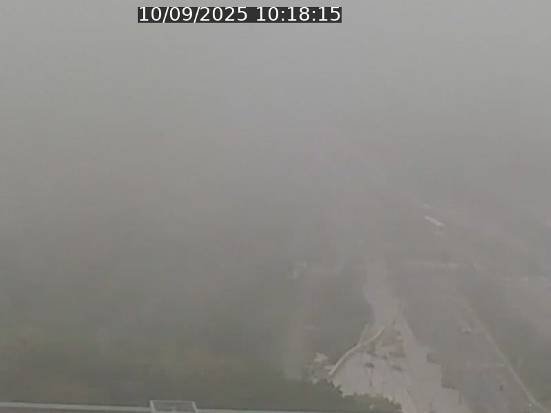 <h2>Webcam sur l'avenue John Fitzgerald Kennedy (N51) avec vue sur le Pont rouge (Pont Grande Duchesse Charlotte), l'arrêt Pfaffenthal et l'entrée du quartier Kirchberg</h2>
