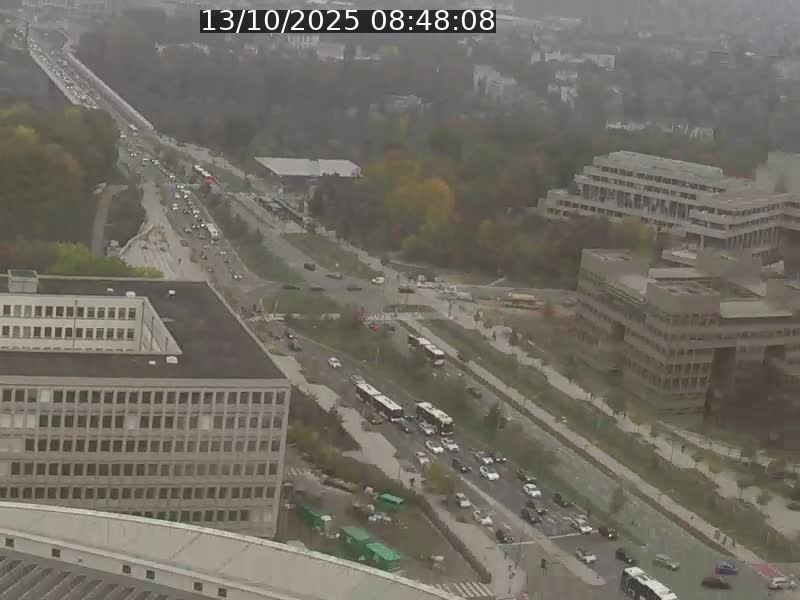 <h2>Webcam sur l'avenue John Fitzgerald Kennedy (N51) avec vue sur le Pont rouge (Pont Grande Duchesse Charlotte), l'arrêt Pfaffenthal et l'entrée du quartier Kirchberg</h2>