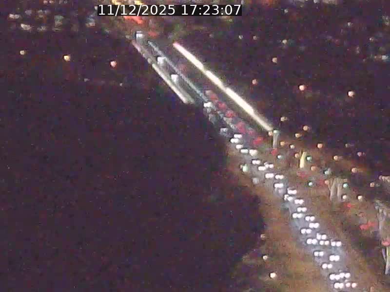 <h2>Webcam sur l'avenue John Fitzgerald Kennedy (N51) avec vue sur le Pont rouge (Pont Grande Duchesse Charlotte), l'arrêt Pfaffenthal et l'entrée du quartier Kirchberg</h2>