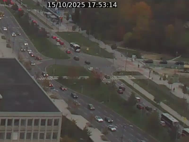 <h2>Webcam sur l'avenue John Fitzgerald Kennedy (N51) avec vue sur le Pont rouge (Pont Grande Duchesse Charlotte), l'arrêt Pfaffenthal et l'entrée du quartier Kirchberg</h2>