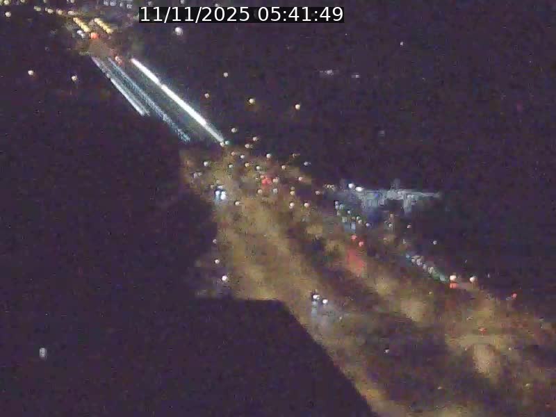 <h2>Webcam sur l'avenue John Fitzgerald Kennedy (N51) avec vue sur le Pont rouge (Pont Grande Duchesse Charlotte), l'arrêt Pfaffenthal et l'entrée du quartier Kirchberg</h2>