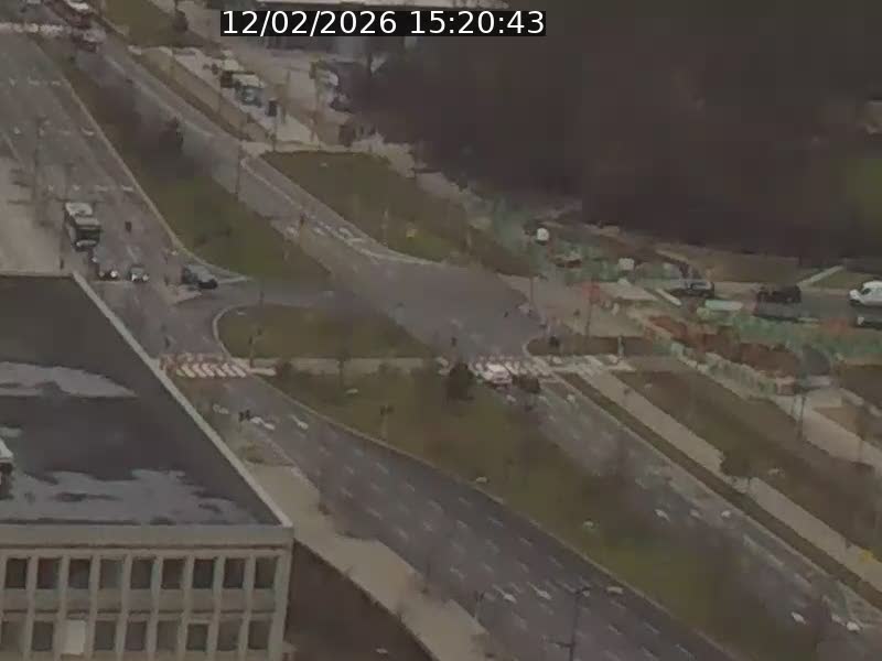 Webcam sur l'avenue John Fitzgerald Kennedy (N51) avec vue sur le Pont rouge (Pont Grande Duchesse Charlotte), l'arrêt Pfaffenthal et l'entrée du quartier Kirchberg