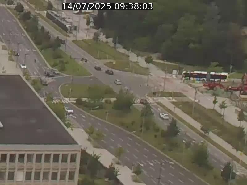 Webcam sur l'avenue John Fitzgerald Kennedy (N51) avec vue sur le Pont rouge (Pont Grande Duchesse Charlotte), l'arrêt Pfaffenthal et l'entrée du quartier Kirchberg