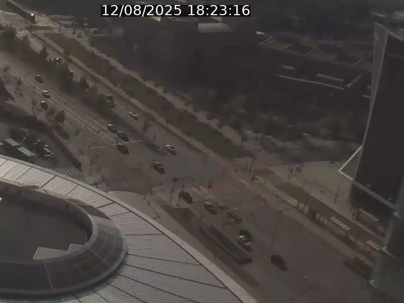 <h2>Webcam sur l'avenue John Fitzgerald Kennedy (N51) avec vue sur le Pont rouge (Pont Grande Duchesse Charlotte), l'arrêt Pfaffenthal et l'entrée du quartier Kirchberg</h2>