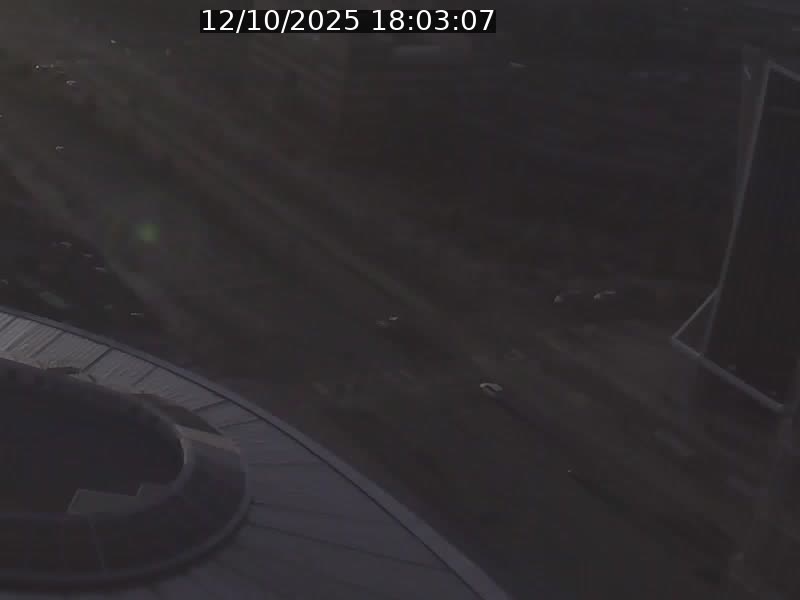 <h2>Webcam sur l'avenue John Fitzgerald Kennedy (N51) avec vue sur le Pont rouge (Pont Grande Duchesse Charlotte), l'arrêt Pfaffenthal et l'entrée du quartier Kirchberg</h2>