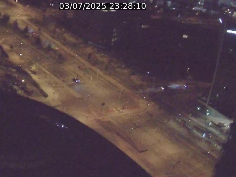 Webcam sur l'avenue John Fitzgerald Kennedy (N51) avec vue sur le Pont rouge (Pont Grande Duchesse Charlotte), l'arrêt Pfaffenthal et l'entrée du quartier Kirchberg