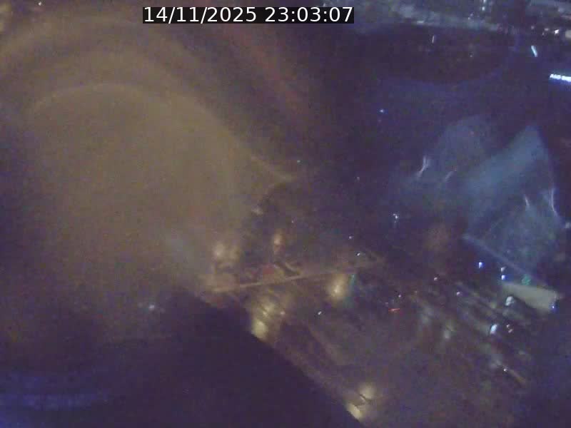 Webcam sur l'avenue John Fitzgerald Kennedy (N51) avec vue sur le Pont rouge (Pont Grande Duchesse Charlotte), l'arrêt Pfaffenthal et l'entrée du quartier Kirchberg