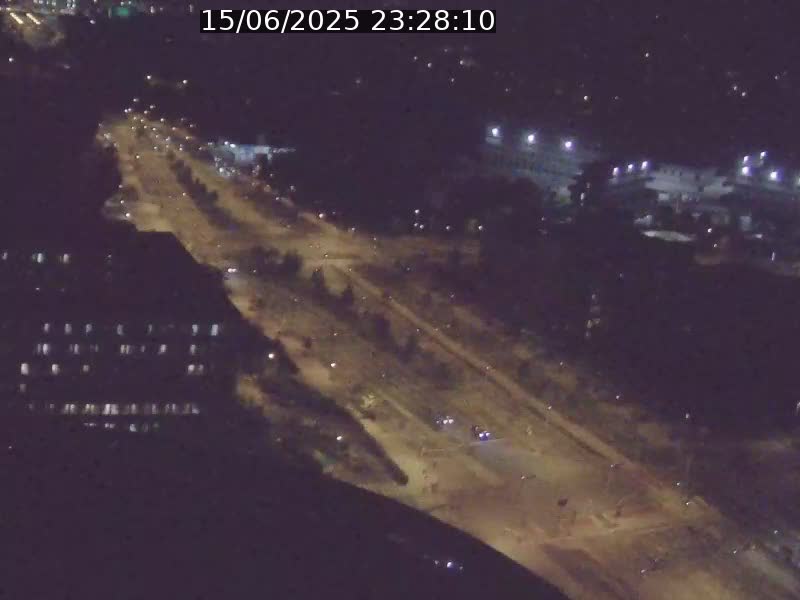 Webcam sur l'avenue John Fitzgerald Kennedy (N51) avec vue sur le Pont rouge (Pont Grande Duchesse Charlotte), l'arrêt Pfaffenthal et l'entrée du quartier Kirchberg