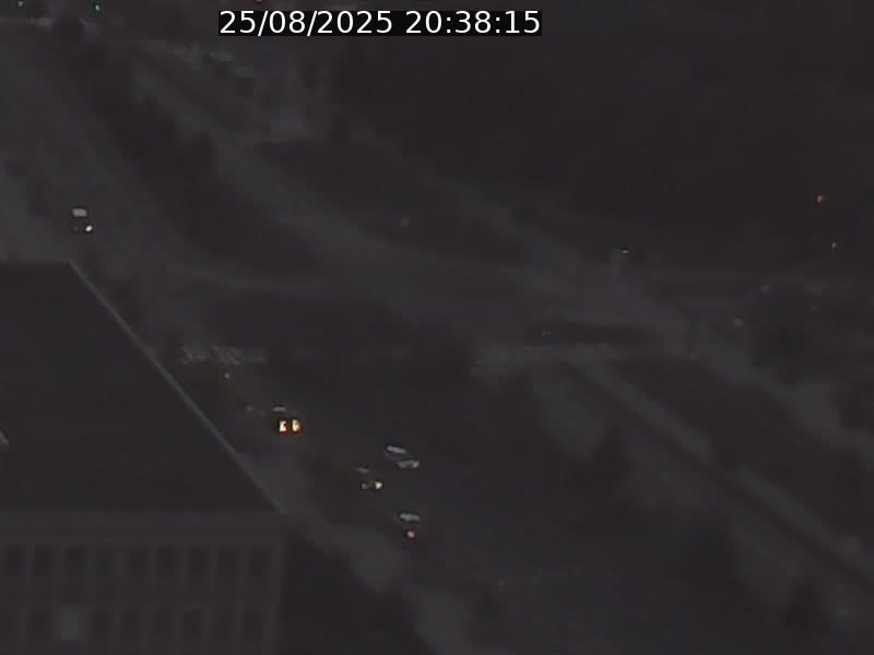 Webcam sur l'avenue John Fitzgerald Kennedy (N51) avec vue sur le Pont rouge (Pont Grande Duchesse Charlotte), l'arrêt Pfaffenthal et l'entrée du quartier Kirchberg