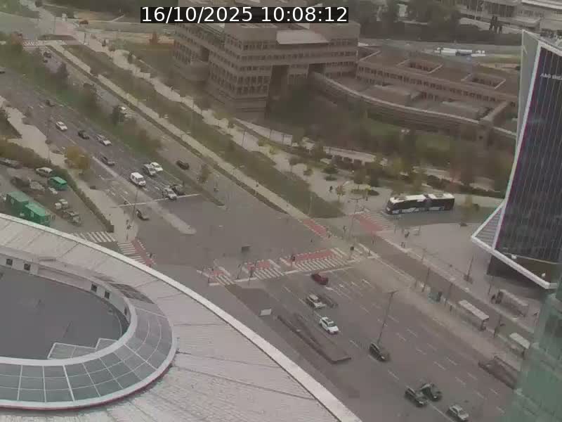 <h2>Webcam sur l'avenue John Fitzgerald Kennedy (N51) avec vue sur le Pont rouge (Pont Grande Duchesse Charlotte), l'arrêt Pfaffenthal et l'entrée du quartier Kirchberg</h2>