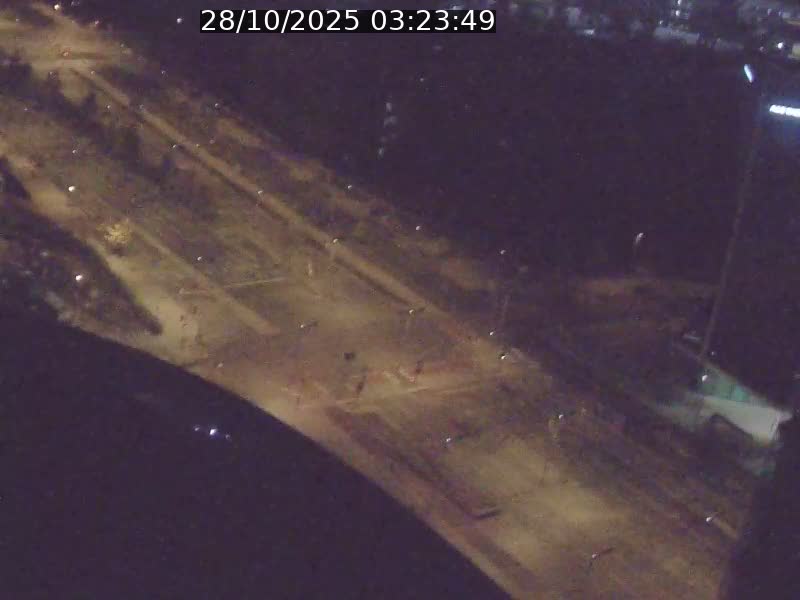 <h2>Webcam sur l'avenue John Fitzgerald Kennedy (N51) avec vue sur le Pont rouge (Pont Grande Duchesse Charlotte), l'arrêt Pfaffenthal et l'entrée du quartier Kirchberg</h2>