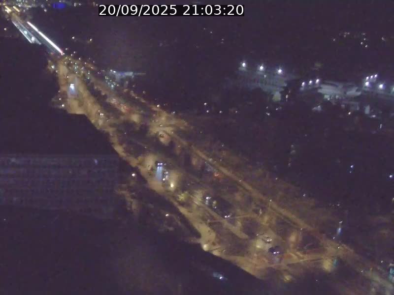 Webcam sur l'avenue John Fitzgerald Kennedy (N51) avec vue sur le Pont rouge (Pont Grande Duchesse Charlotte), l'arrêt Pfaffenthal et l'entrée du quartier Kirchberg
