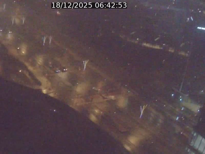 Webcam sur l'avenue John Fitzgerald Kennedy (N51) avec vue sur le Pont rouge (Pont Grande Duchesse Charlotte), l'arrêt Pfaffenthal et l'entrée du quartier Kirchberg