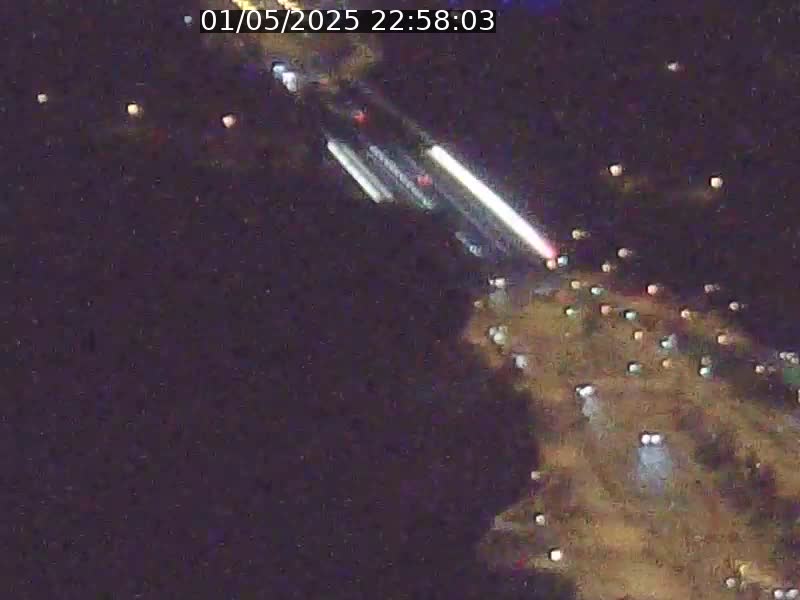 Webcam sur l'avenue John Fitzgerald Kennedy (N51) avec vue sur le Pont rouge (Pont Grande Duchesse Charlotte), l'arrêt Pfaffenthal et l'entrée du quartier Kirchberg