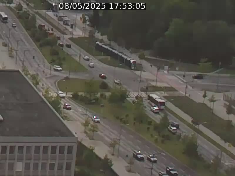 Webcam sur l'avenue John Fitzgerald Kennedy (N51) avec vue sur le Pont rouge (Pont Grande Duchesse Charlotte), l'arrêt Pfaffenthal et l'entrée du quartier Kirchberg