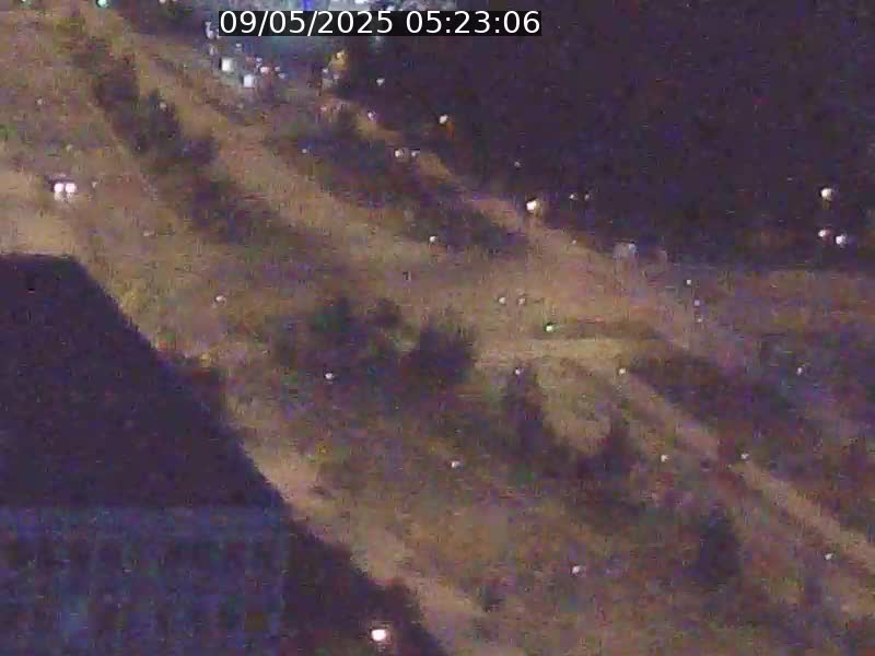 Webcam sur l'avenue John Fitzgerald Kennedy (N51) avec vue sur le Pont rouge (Pont Grande Duchesse Charlotte), l'arrêt Pfaffenthal et l'entrée du quartier Kirchberg