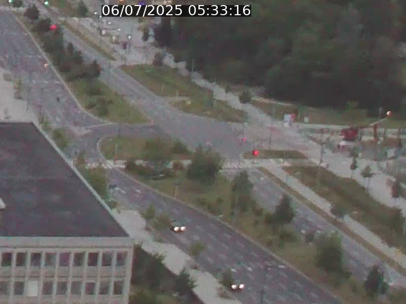 Webcam sur l'avenue John Fitzgerald Kennedy (N51) avec vue sur le Pont rouge (Pont Grande Duchesse Charlotte), l'arrêt Pfaffenthal et l'entrée du quartier Kirchberg