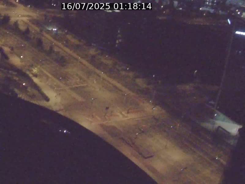 Webcam sur l'avenue John Fitzgerald Kennedy (N51) avec vue sur le Pont rouge (Pont Grande Duchesse Charlotte), l'arrêt Pfaffenthal et l'entrée du quartier Kirchberg
