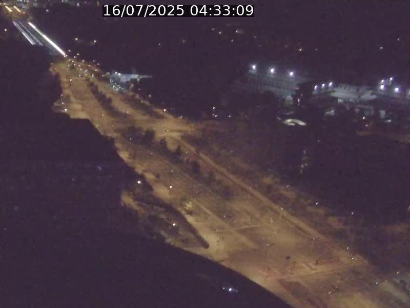Webcam sur l'avenue John Fitzgerald Kennedy (N51) avec vue sur le Pont rouge (Pont Grande Duchesse Charlotte), l'arrêt Pfaffenthal et l'entrée du quartier Kirchberg