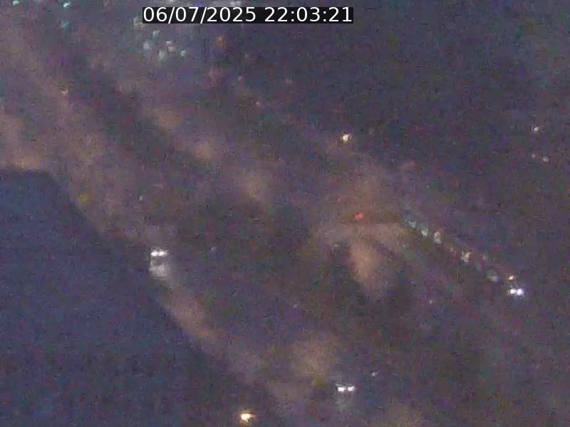 Webcam sur l'avenue John Fitzgerald Kennedy (N51) avec vue sur le Pont rouge (Pont Grande Duchesse Charlotte), l'arrêt Pfaffenthal et l'entrée du quartier Kirchberg