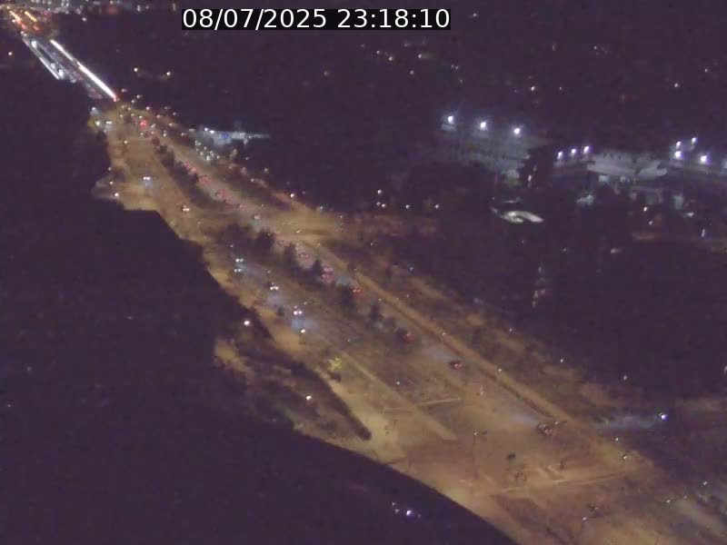 Webcam sur l'avenue John Fitzgerald Kennedy (N51) avec vue sur le Pont rouge (Pont Grande Duchesse Charlotte), l'arrêt Pfaffenthal et l'entrée du quartier Kirchberg