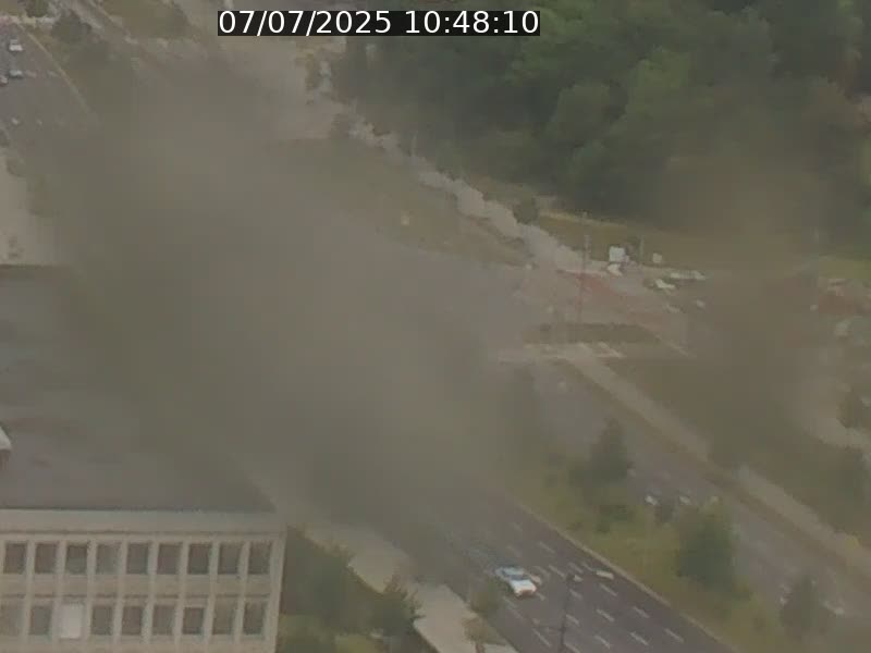 Webcam sur l'avenue John Fitzgerald Kennedy (N51) avec vue sur le Pont rouge (Pont Grande Duchesse Charlotte), l'arrêt Pfaffenthal et l'entrée du quartier Kirchberg